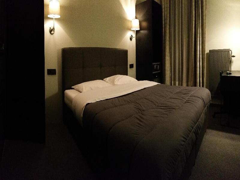 בריסל Hotel Le Chantecler מראה חיצוני תמונה