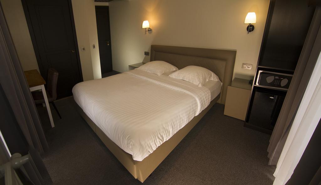 בריסל Hotel Le Chantecler מראה חיצוני תמונה