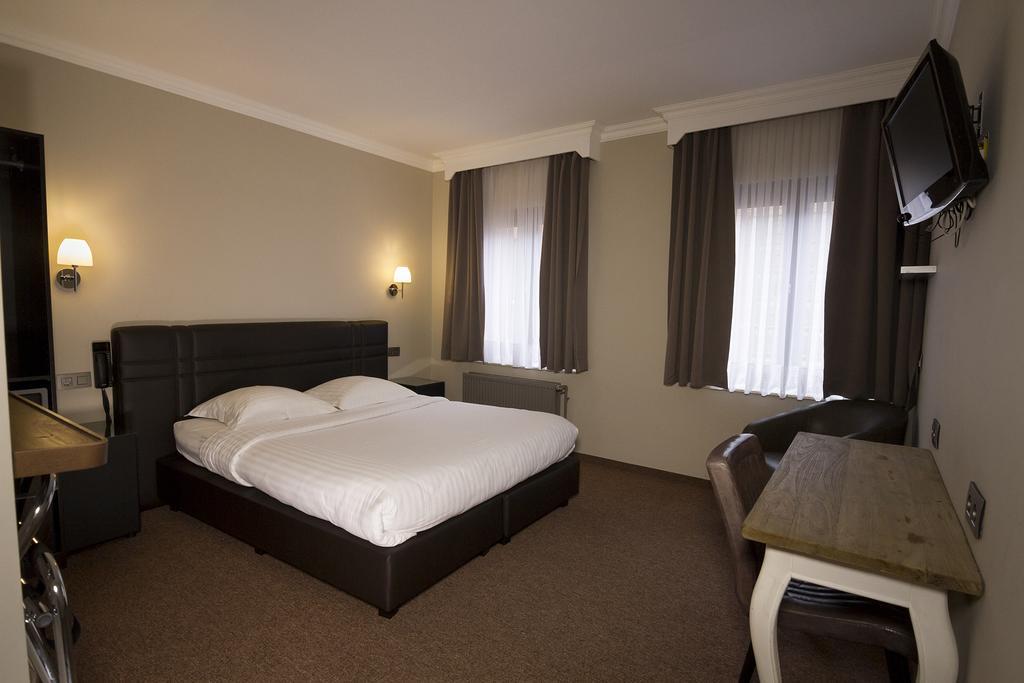 בריסל Hotel Le Chantecler מראה חיצוני תמונה