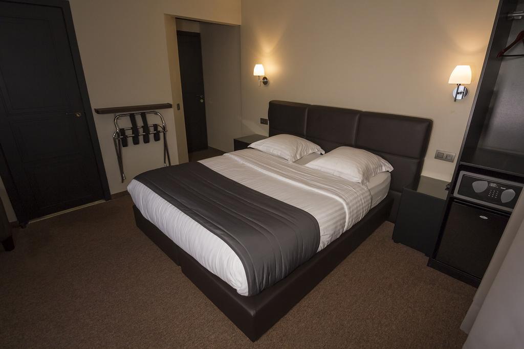 בריסל Hotel Le Chantecler מראה חיצוני תמונה