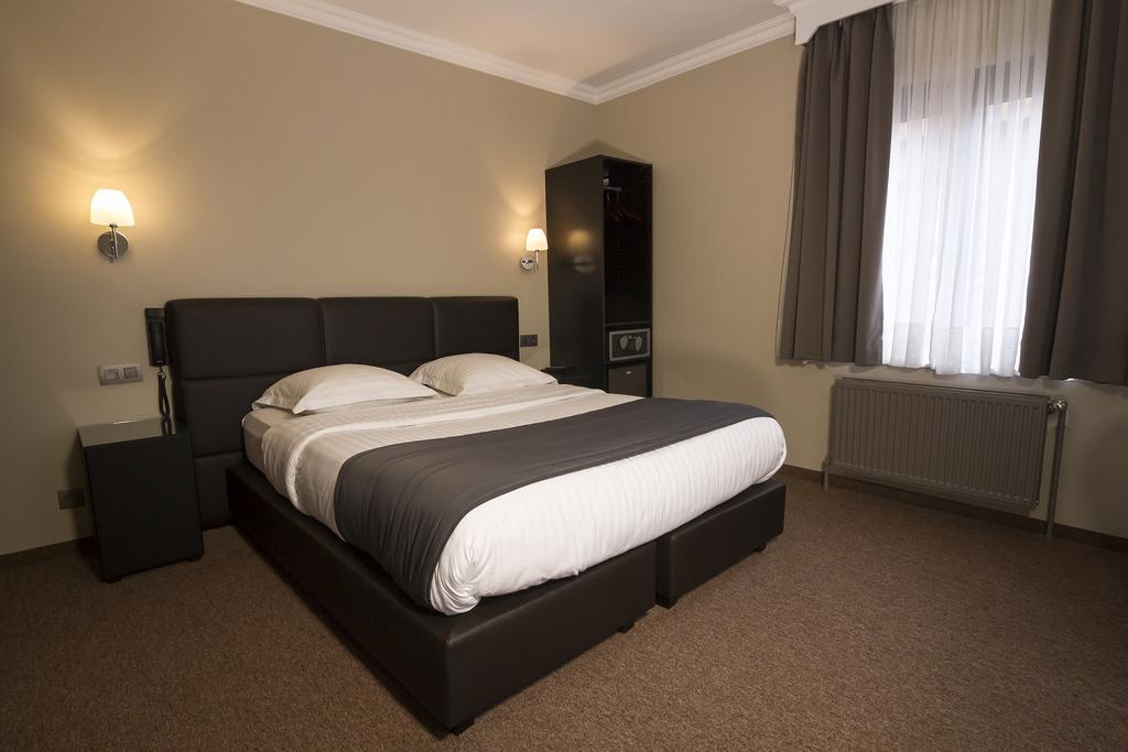 בריסל Hotel Le Chantecler מראה חיצוני תמונה