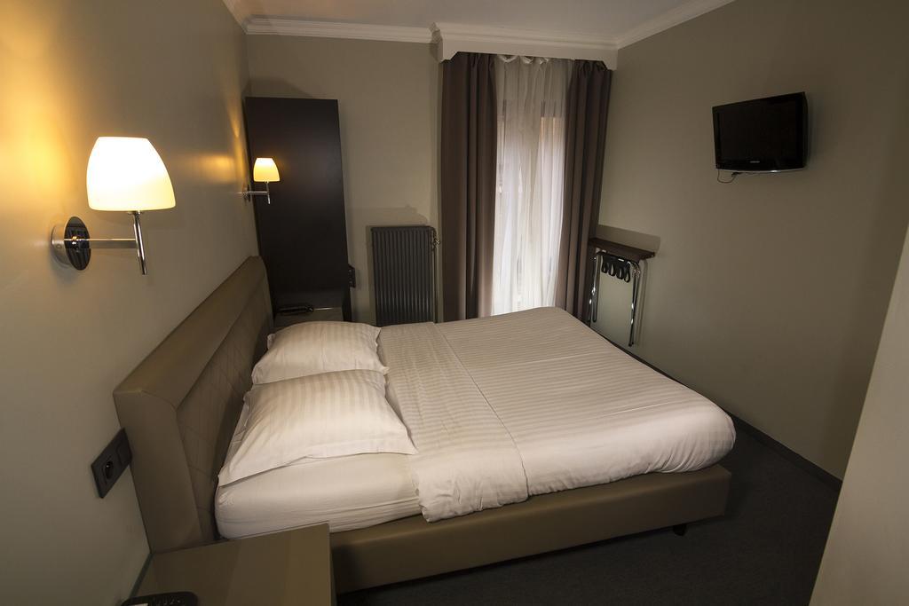 בריסל Hotel Le Chantecler מראה חיצוני תמונה