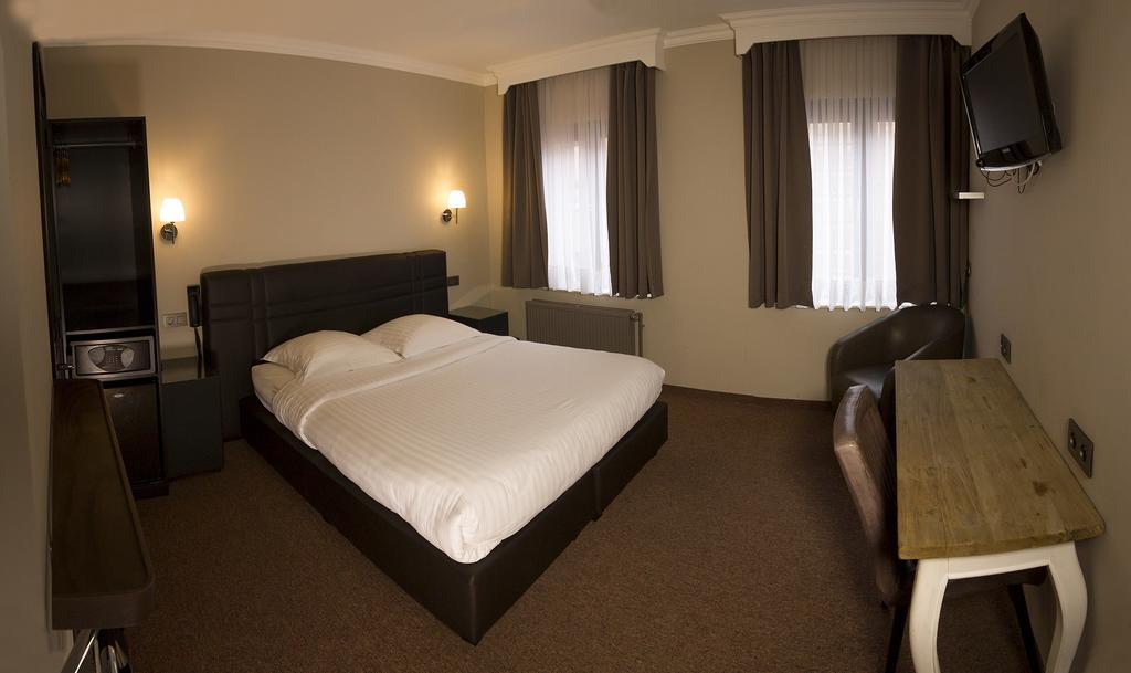 בריסל Hotel Le Chantecler מראה חיצוני תמונה