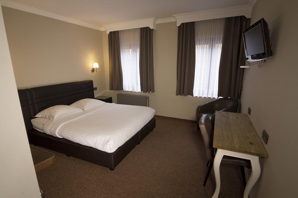 בריסל Hotel Le Chantecler מראה חיצוני תמונה